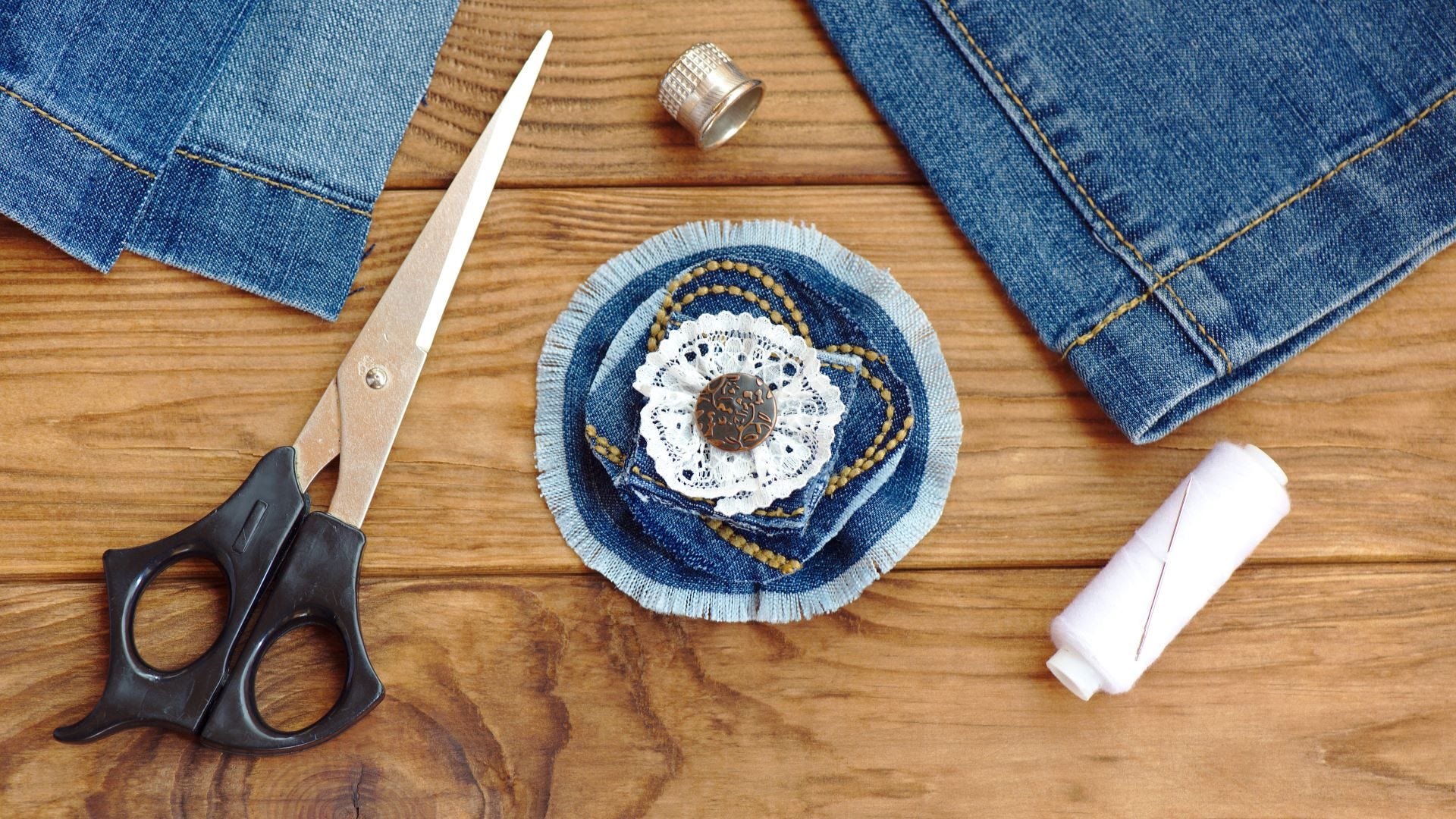 7 façons de revendre, recycler ou réutiliser vos vieux jeans