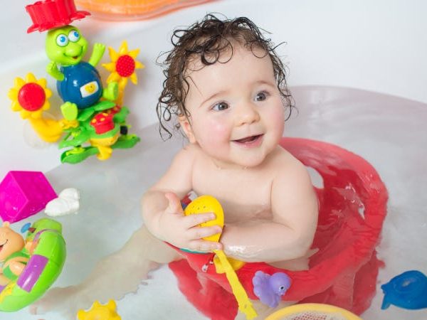 Les meilleurs jouets de bain pour bébé pour le plaisir du bain