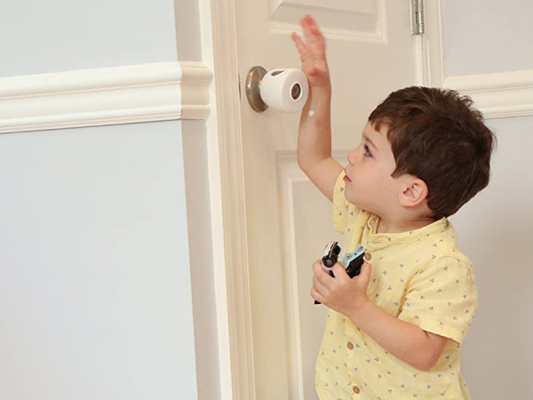 Protégez votre maison contre les enfants avec ces serrures de porte