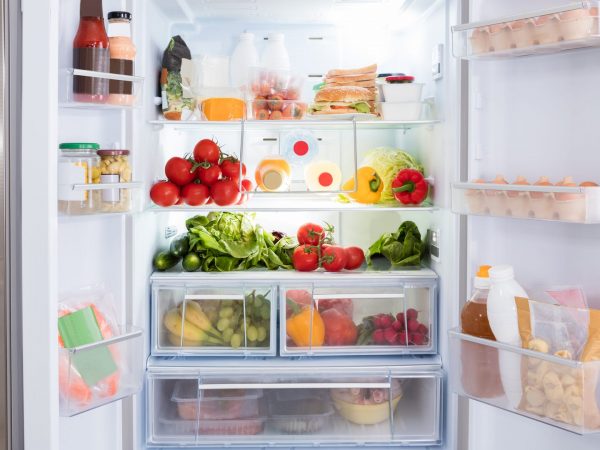 Ce hack de préparation de repas vous fera gagner de la place dans votre réfrigérateur