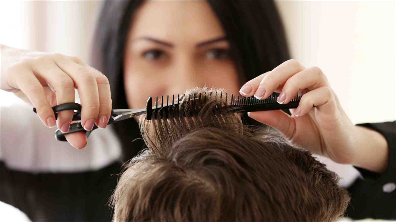 Comment expliquer la coupe de cheveux que vous voulez à votre coiffeur ou styliste