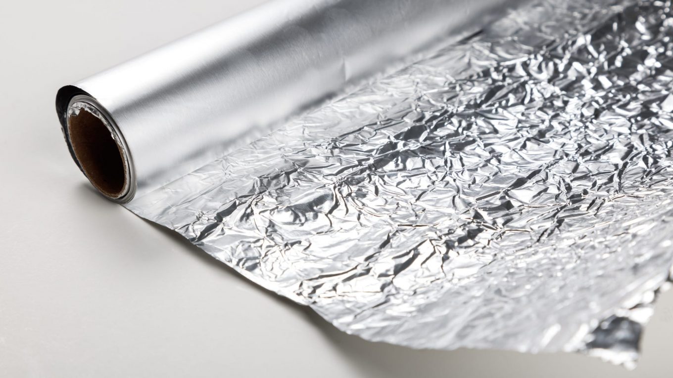 Devriez-vous utiliser le côté brillant ou terne du papier d'aluminium ?