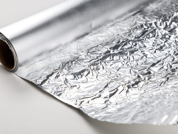 Devriez-vous utiliser le côté brillant ou terne du papier d'aluminium ?