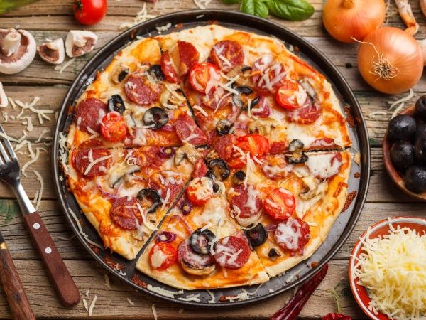 Les meilleures poêles à pizza pour les maisons et les cuisines commerciales