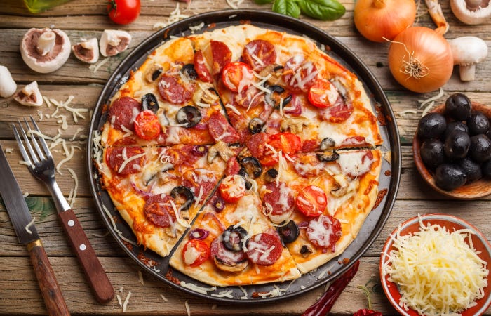 Les meilleures poêles à pizza pour les maisons et les cuisines commerciales