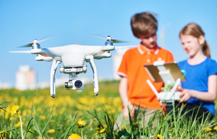 Les meilleurs appareils de drones pour les enfants qui aiment explorer le ciel